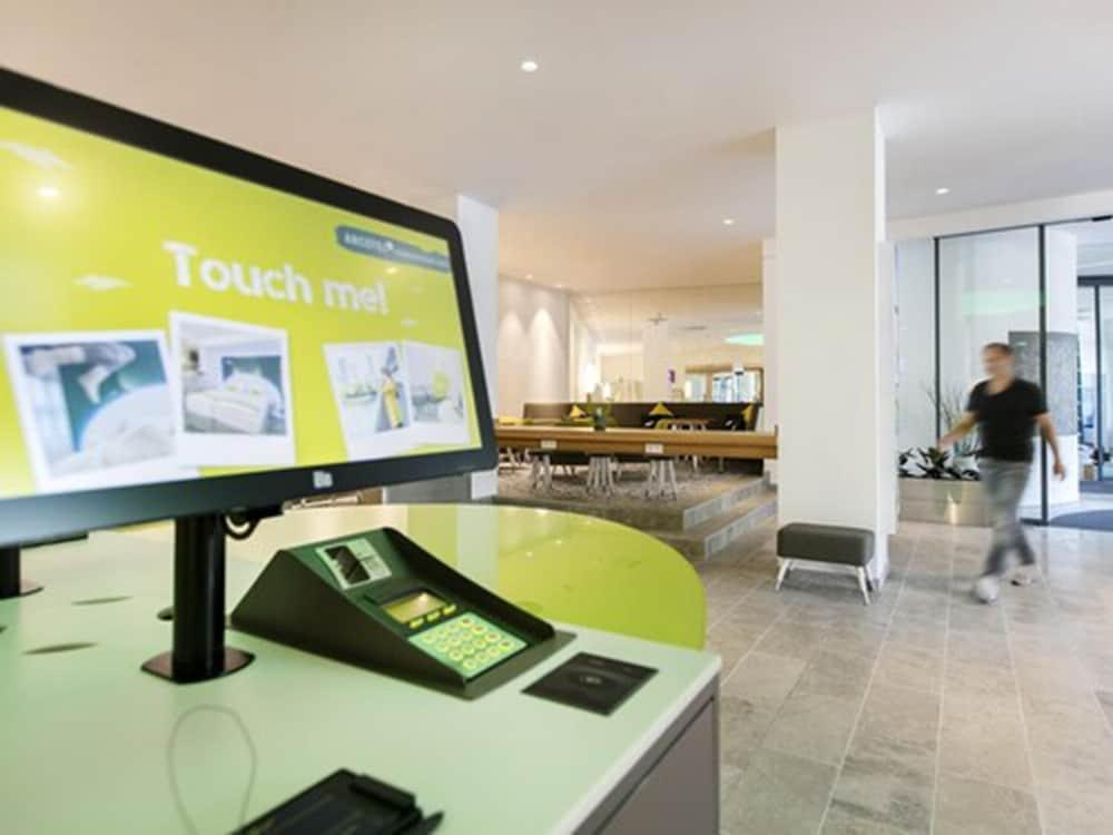 Arcotel Donauzentrum Wien Екстер'єр фото